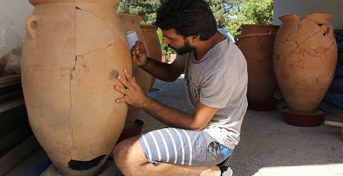 Çorum'da 3800 yıllık 75 küp bulundu