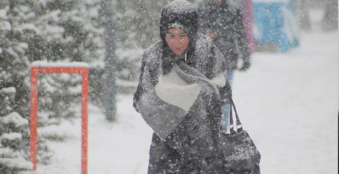 Kar yüzünü gösterdi beklenen tatil haberleri gelmeye başladı