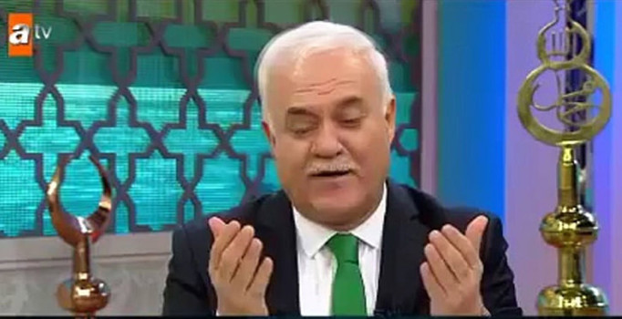 Nihat Hatipoğlu'ndan Mevlid Kandili duası dinle