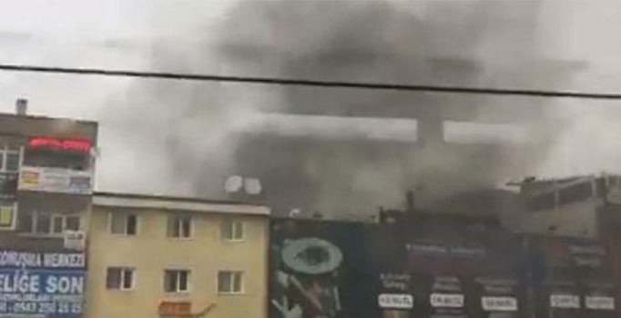 Son dakika! İstanbul'da AVM yangını