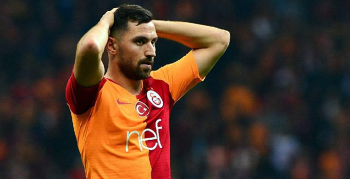 Galatasaray'da Sinan Gümüş sakatlandı