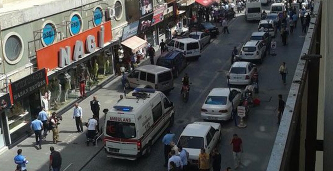 İki ilde HDP binalarına saldırı