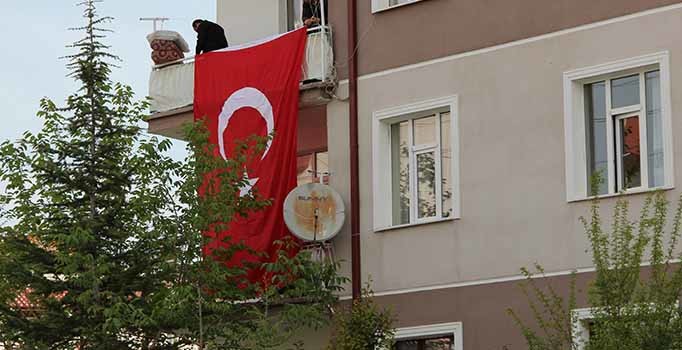 Dicle'de şehit düşen Uzman Çavuş Hacı Osman Ayyıldız'ın şehadet haberi Konya'ya ulaştı