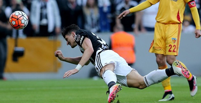 Mario Gomez Avrupa'da da zirveye oynuyor