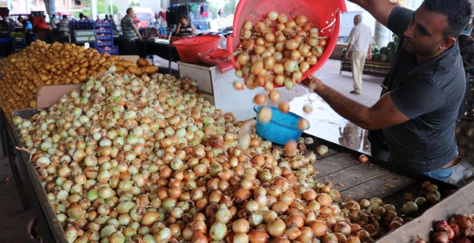 Soğanın fiyatı yüzde 100 arttı! Yılbaşına kadar 10 lirayı bulabilir