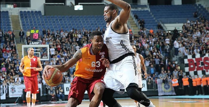 Galatasaray Odeabank derbide Beşiktaş Sompo Japan'ı deplasmanda 76-71 yendi