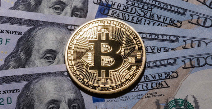 Bitcoin bir yıldır ilk kez 5 bin doların altına geriledi