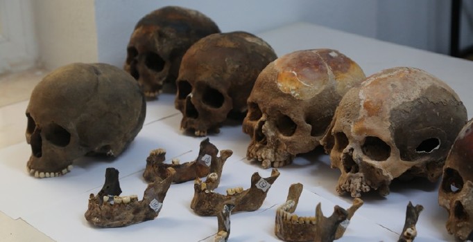 Alanya’daki mağarada 7 bin yıllık toplu mezar kalıntıları bulundu