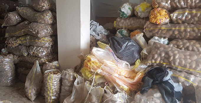 Bursa’da stokçu baskınından 35 ton patates çıktı