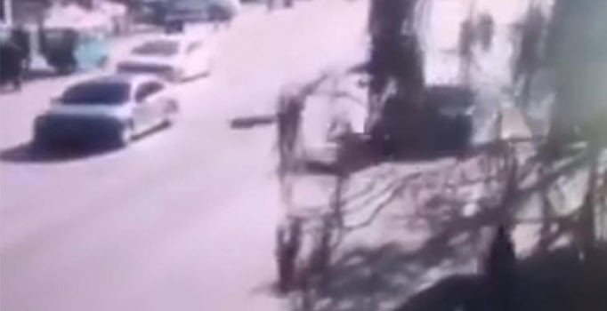 Son dakika! Çin'de araç öğrencilerin arasına daldı