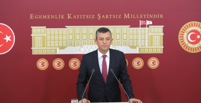 CHP'li Özel: Soğan depolarına baskının ekonomideki yangını söndüreceğine inandıramazlar