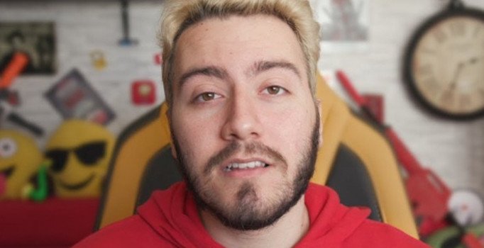 Enes Batur'a 3 suçtan soruşturma