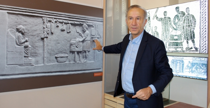 Lidyalıların bastığı ilk sikkeler sergileniyor