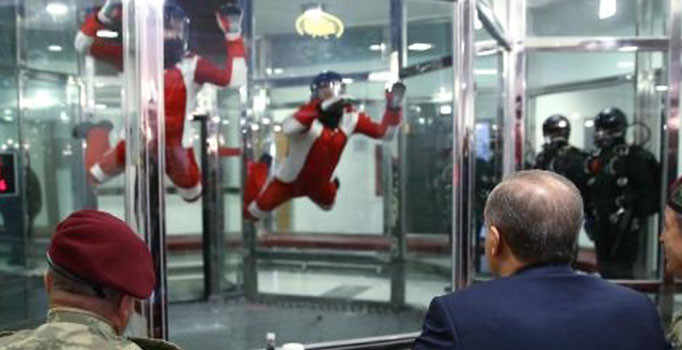 Erdoğan, Gölbaşı'ndaki Özel Kuvvetler Komutanlığı'nda incelemelerde bulundu