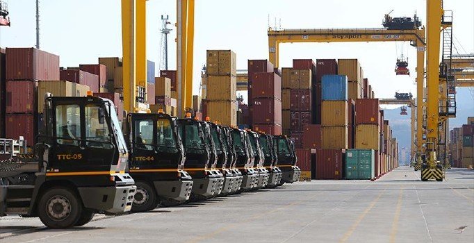 Bakan Pekcan: İhracatta Cumhuriyet tarihinin rekoru kırıldı