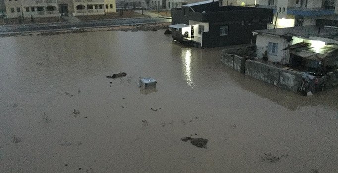 Nusaybin'i sağanak vurdu