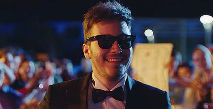 Enes Batur'un film çekimi iptal mi edildi?