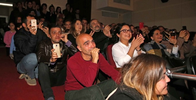 Haluk Levent ve kelebek kız "Elfida"nın ağlatan buluşması