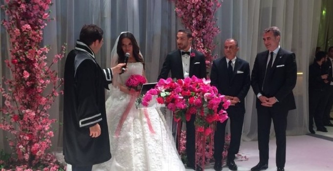 Cenk Tosun dünya evine girdi