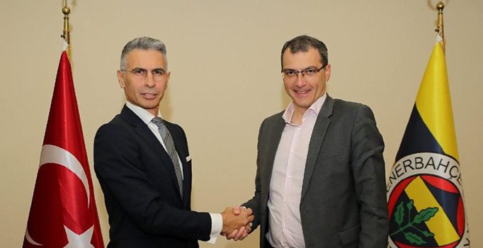 Fenerbahçe yeni antrenörünü açıkladı