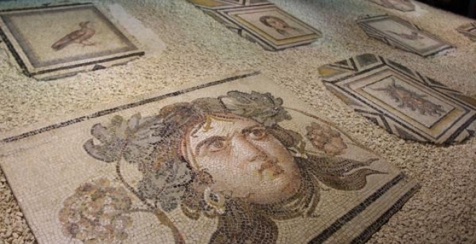 'Çingene Kızı' mozaiğine ziyaretçi akını