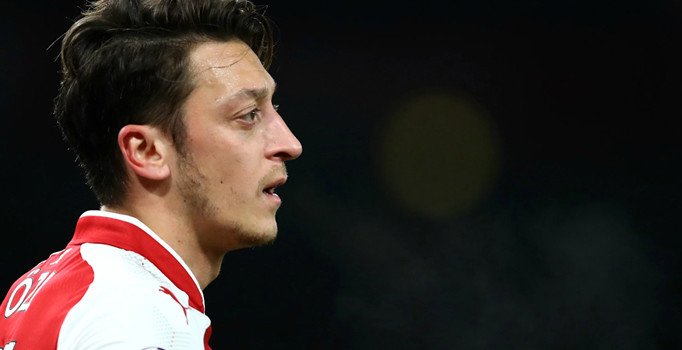 Mesut Özil bıçaklı saldırı sonrası ilk kez konuştu