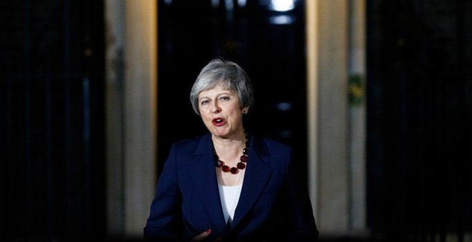 Son dakika! Theresa May: Brexit oylaması ertelendi