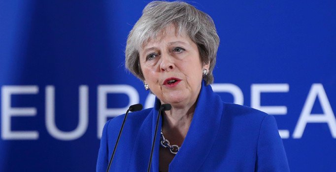 Theresa May vekillere seslenecek: İngiltere Brexit için yeniden oylamaya gidecek mi?