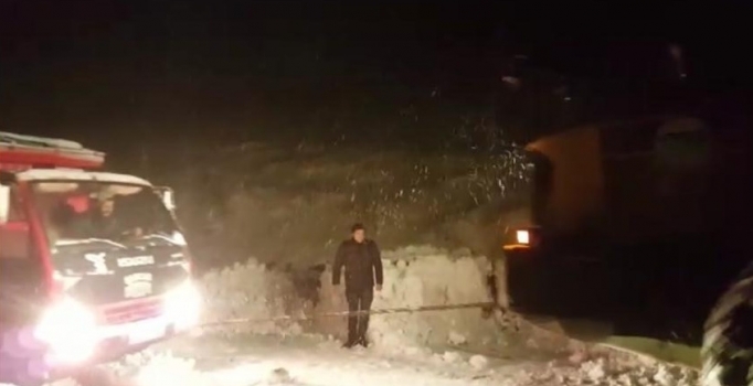 Doğu Anadolu'da 854 köy yolu kardan kapalı