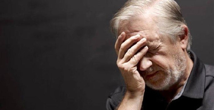 Alzheimer beyne 25 yıl öncesinde yerleşiyor