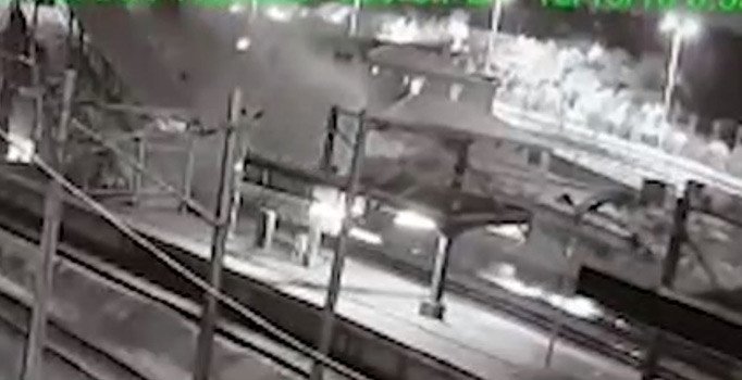 Hızlı trenin çarpışma anı