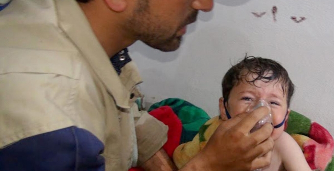 Esad güçleri çocukların üzerine klorin gazı yağdırdı