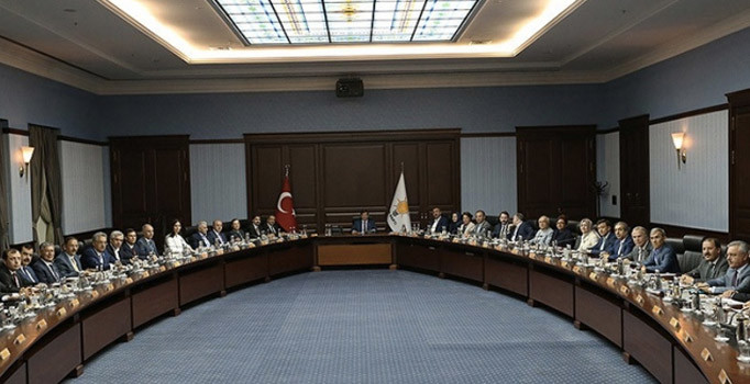 AK Parti MYK yarın toplanacak: Toplantının ardından Davutoğlu açıklama yapacak