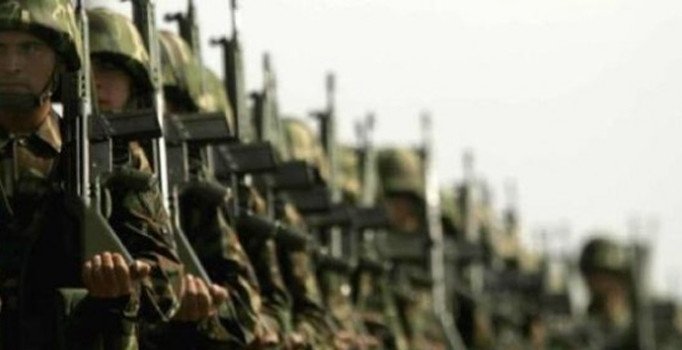 Meslek lisesi mezunlarına kısa dönem askerlik masada