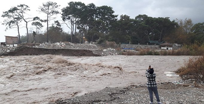 Türkiye’de günlük yağış rekoru kırıldı