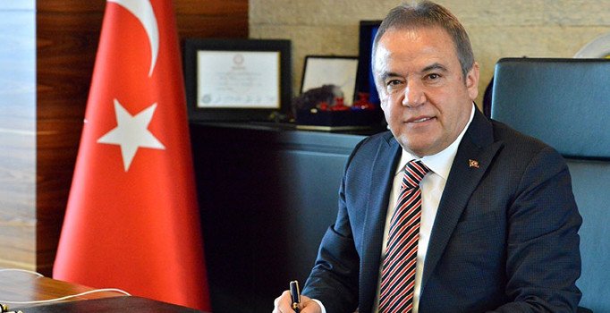 CHP’nin Antalya adayı Muhittin Böcek oldu