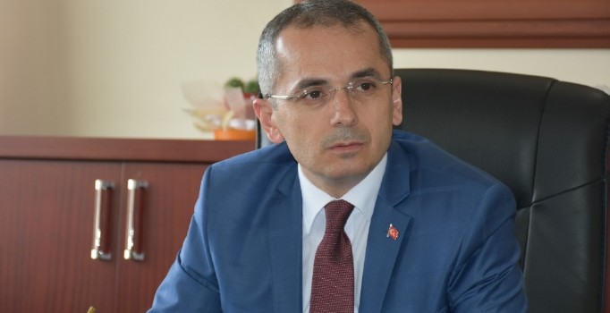 Tosya Kaymakamı sosyal medyada kendisini kral ilan etti