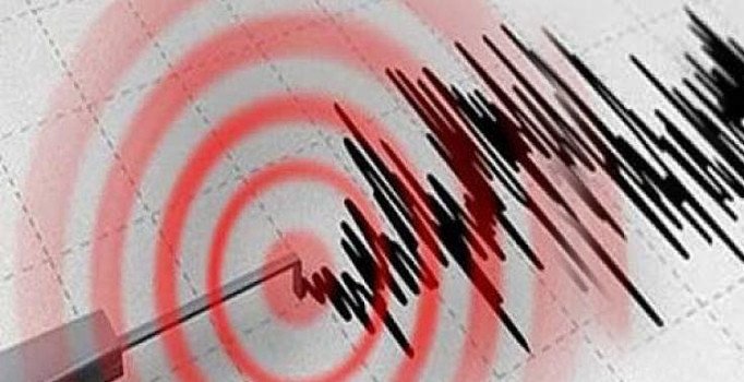 Endonezya'da 6,1 büyüklüğünde deprem