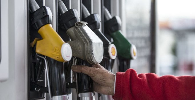 8 kuruşluk benzin zammı iptal edildi