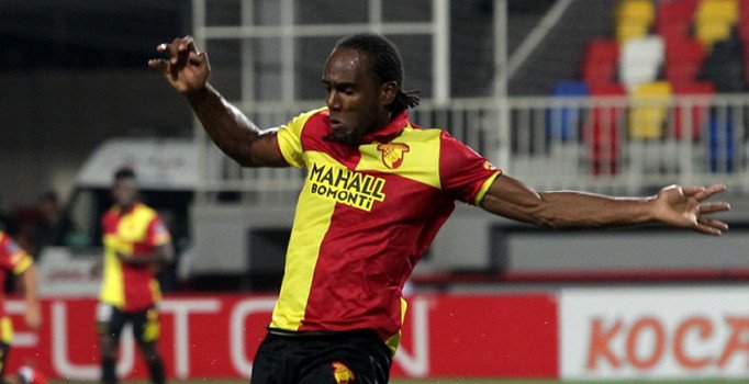 Göztepe eski golcülerini aradı  