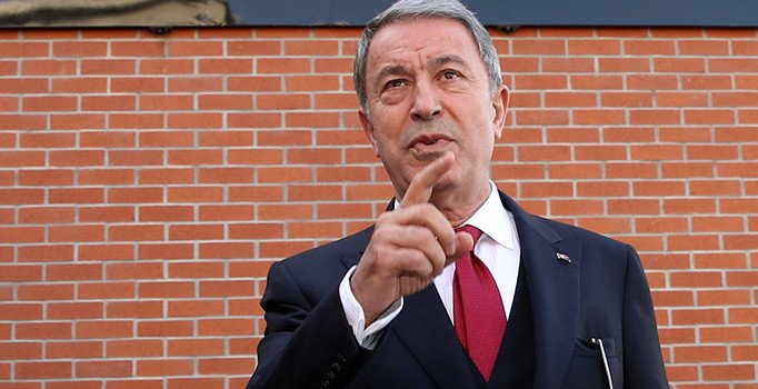 Bakan Akar'dan CHP'li Özgür Özel'e dava