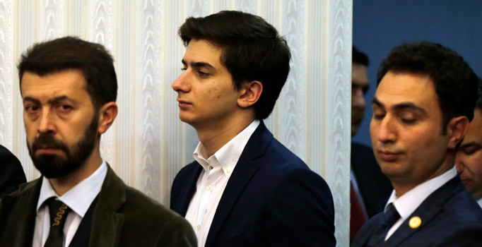 Başbakan Ahmet Davutoğlu'nun toplantısını oğlu da izledi