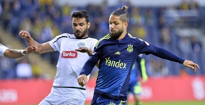 Fenerbahçeli taraftarlar Diego Ribas'ı protesto etti