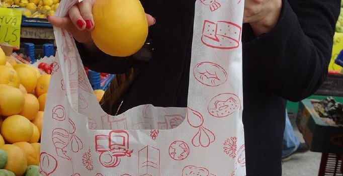 Meyve, kargo ve kuru temizleme poşetlerinden ücret alınmayacak