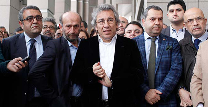 Can Dündar ve Erdem Gül için karar: Darbeden beraat gizli belgeden hapis - Son dakika haberleri