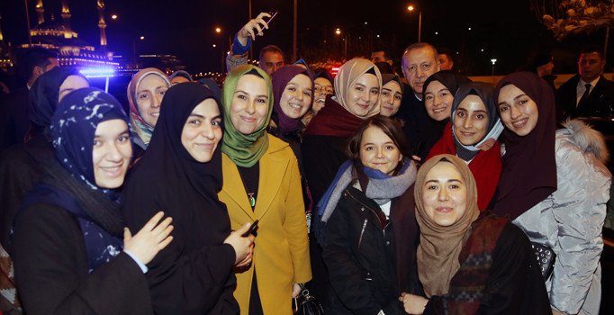 Cumhurbaşkanı Erdoğan'dan öğrencilere sürpriz