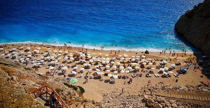 Turizmde rekor: 37,5 milyon yabancı Türkiye'ye akın etti