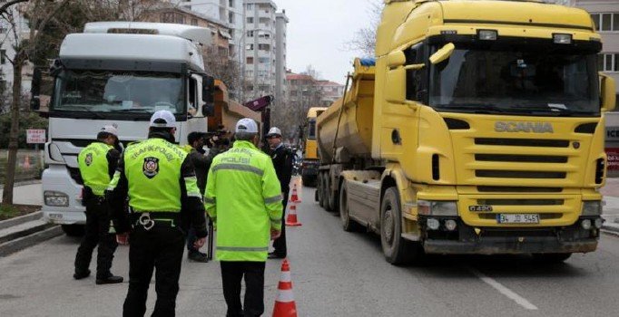İstanbul'da yılbaşı gecesi ağır tonaj yasağı: 7 ilçeye giremeyecekler