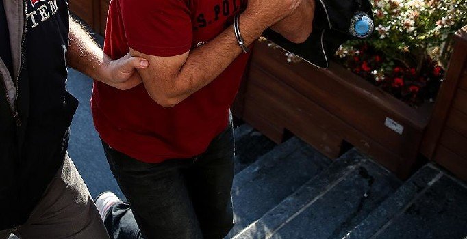 MİT'ten sınır ötesi operasyon: FETÖ'cü öğretmen Azerbaycan'da yakalandı