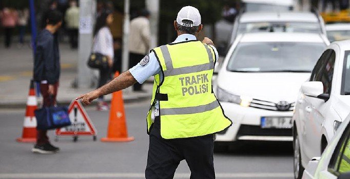 İstanbul'da yılbaşı önlemi: 1 Ocak'ta bazı yollar araç trafiğine kapatılacak